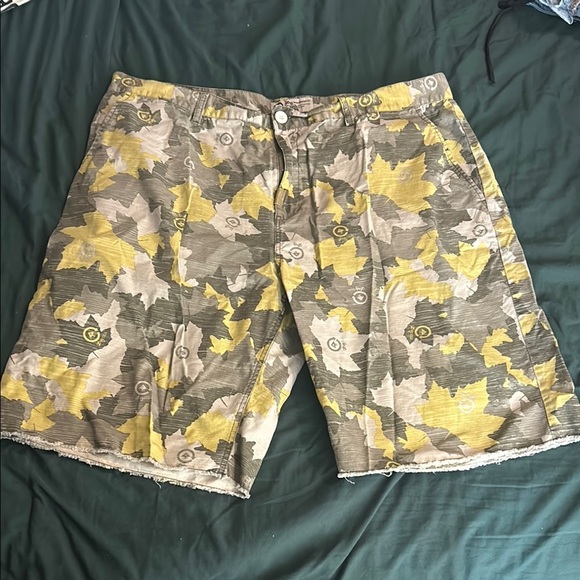 Lrg Cargo Shorts Yellow and Gray - Picture 1 of 7